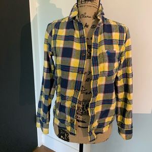 🦋 flannel button up 3FOR$20